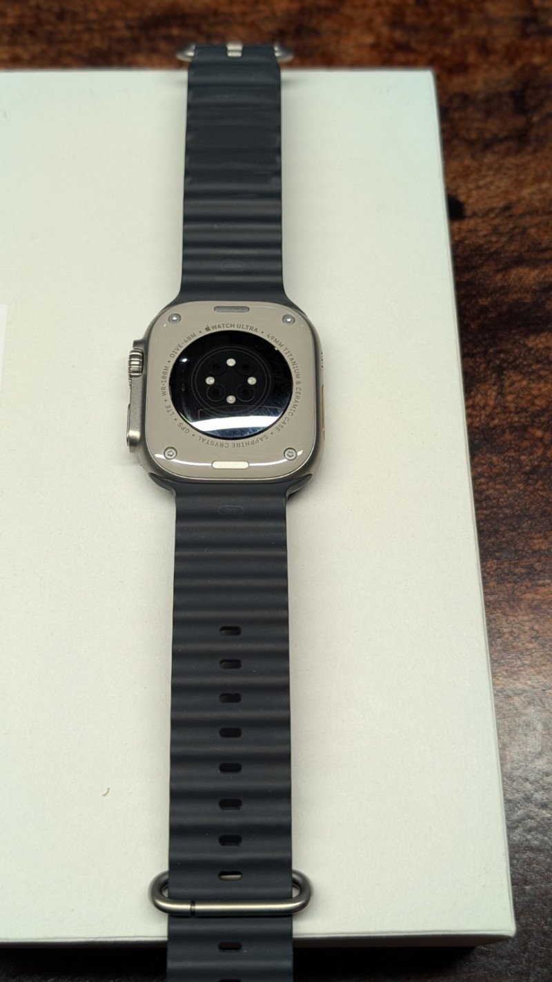 Apple Watch  Ultra  49mm Titanium BH 93%, karp ja laadija