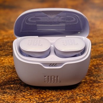 Kõrvaklapid JBL Tune Buds, karp, laadija