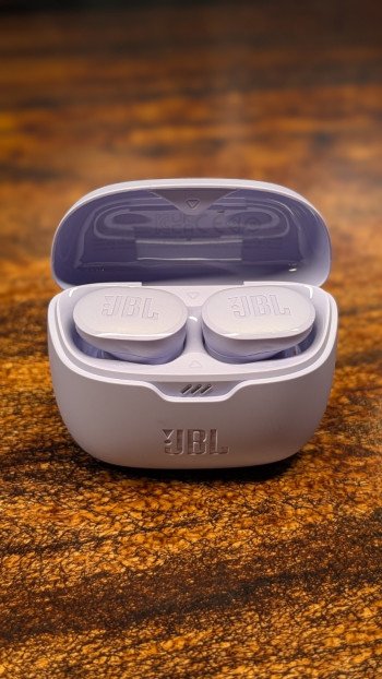 Kõrvaklapid JBL Tune Buds, karp, laadija