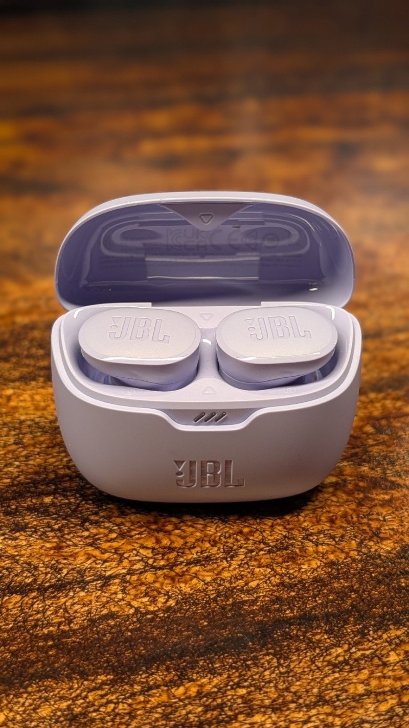 Kõrvaklapid JBL Tune Buds, karp, laadija