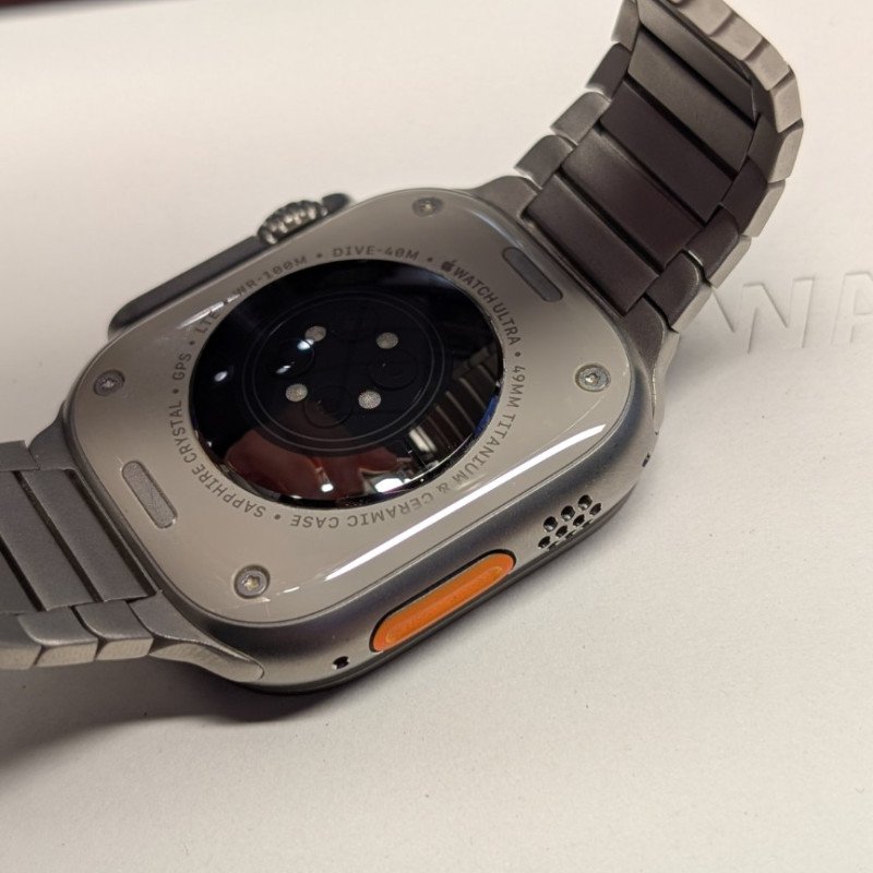 Apple watch Ultra 2 49mm Titanium plus kaasaskantav laadija