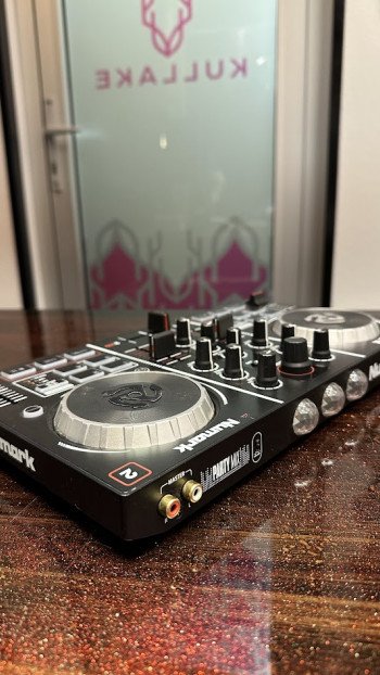 DJ kontroller Numark Party Mix