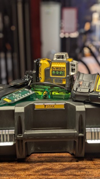 Lasernivelliir DeWalt DCE089D1R