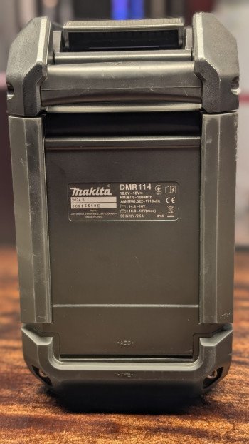 Raadio Makita DMR114