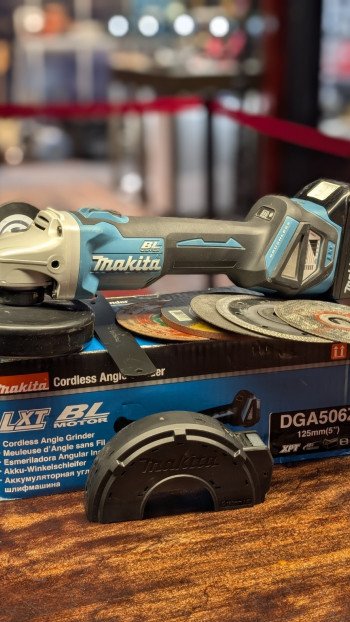 Aku nurklihvija Makita DGA506Z 
