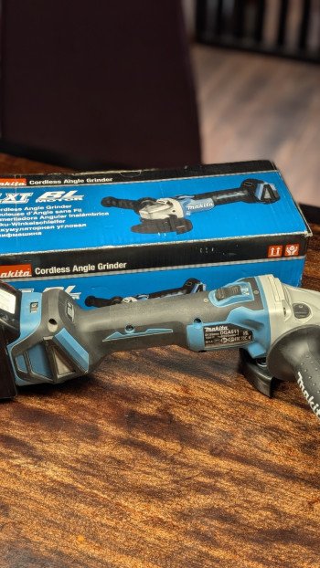 Aku nurklihvija Makita DGA506Z 