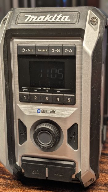 Raadio Makita DMR114